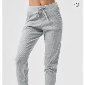 Alo yoga muse sweatpant